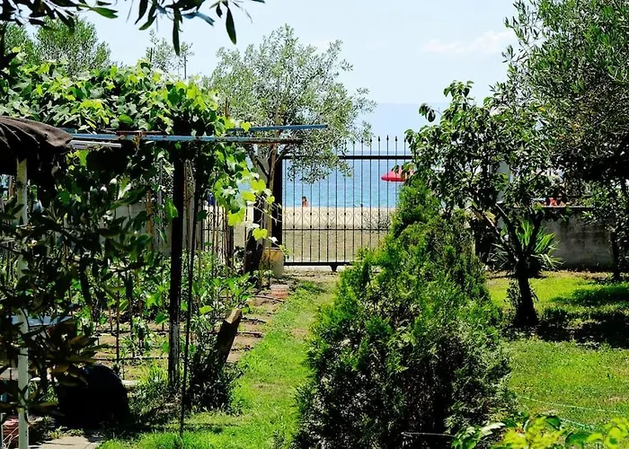 House By The Sea *