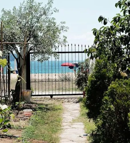 Апартаменты House By The Sea