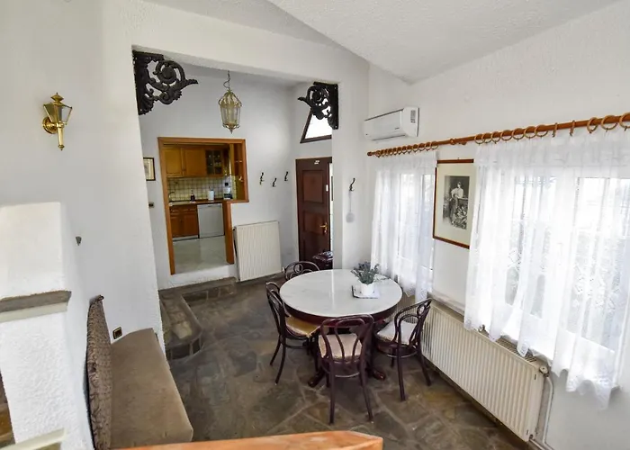 Апартаменты House By The Sea Nea Iraklitsa