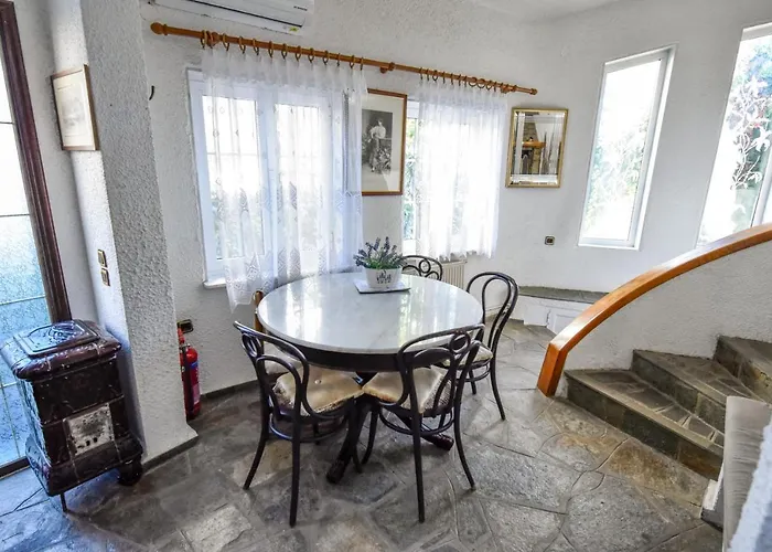 Апартаменты House By The Sea