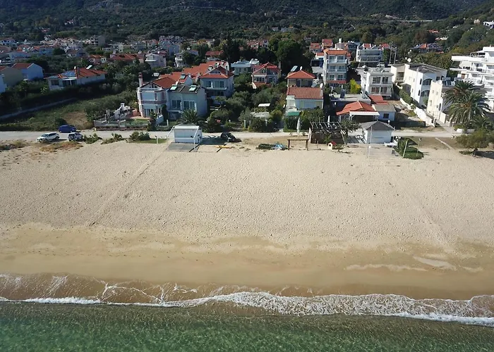 Апартаменты House By The Sea *