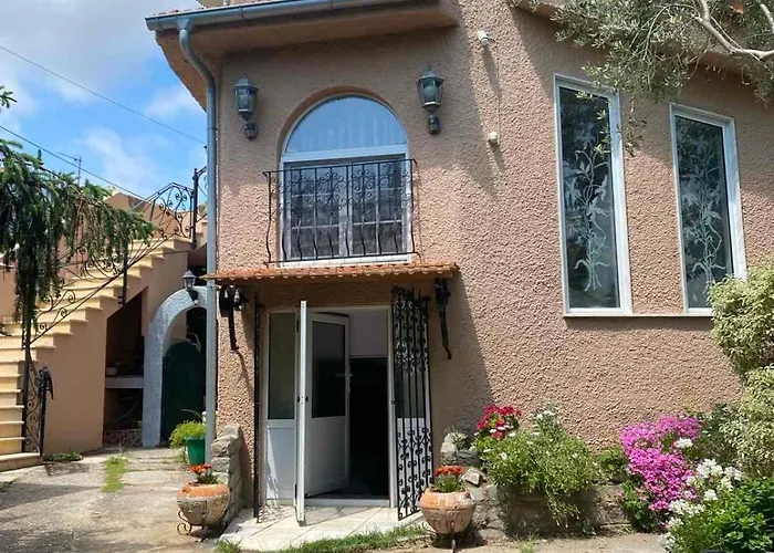 House By The Sea